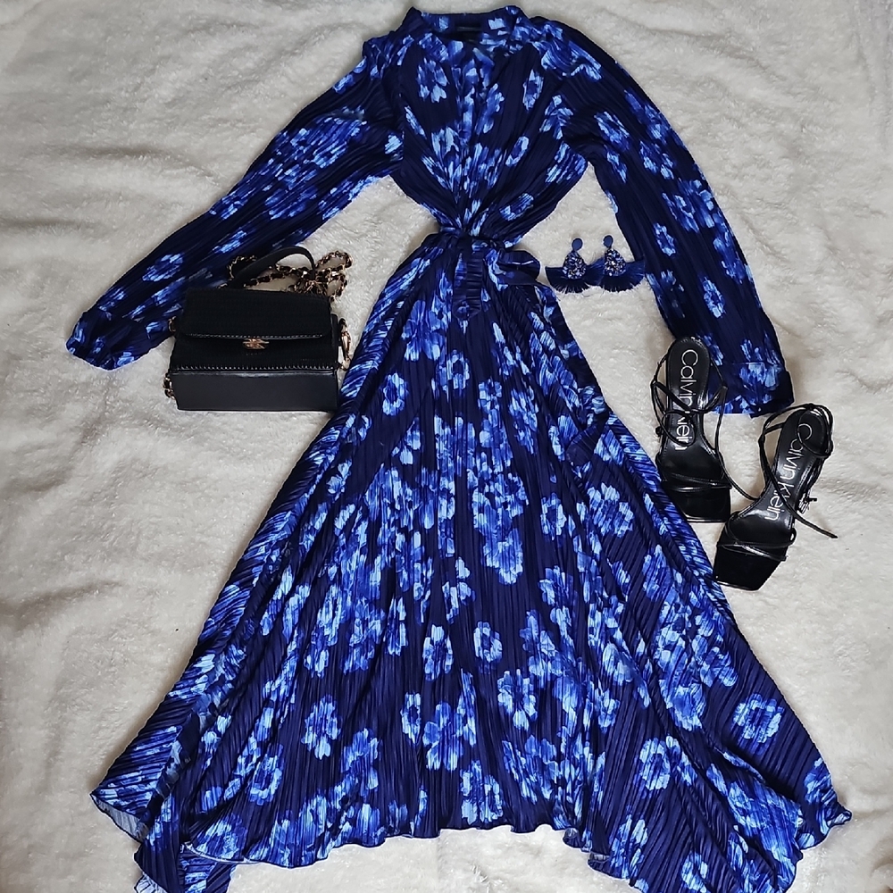 Scoop Size S Elegant Blue Floral Maxi Dress